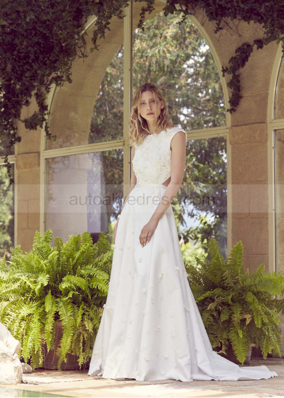 Ivory Embroidery Lace 3D Flowers Breathtaking Wedding Dress